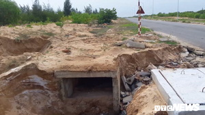 Cận cảnh xói lở kinh hoàng tại tuyến đường 1.440 tỷ đồng ở Quảng Nam