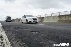 Toàn cảnh cao tốc gần 35.000 tỷ đồng trước và sau ngày xuất hiện chi chít ổ gà