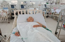 Uống nhầm thuốc phẩm nhuộm, cụ ông 84 tuổi thoát chết thần kỳ