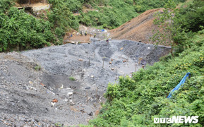 ‘Đột kích’ hàng loạt bãi vàng trái phép ở Quảng Nam, cả trăm phu vàng tháo chạy vào rừng sâu