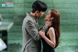 Nữ chính 'Thư ký Kim sao thế?' uống rượu vì áp lực trước nghi vấn hẹn hò bạn diễn