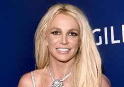 Rộ tin đồn bị kiểm soát bởi cha ruột, Britney Spears nói gì?