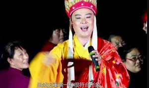 'Đường Tăng' Từ Thiếu Hoa mặc áo cà sa diễn tụ điểm bình dân ở tuổi 61