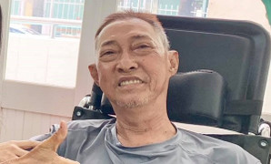 Sức khỏe chuyển biến xấu, nghệ sĩ Lê Bình tạm ngưng hóa trị