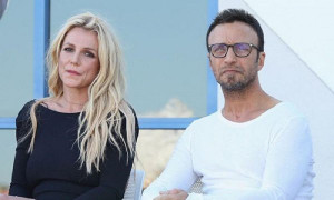Quản lý lâu năm tiết lộ Britney Spears sẽ giải nghệ