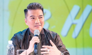 Đàm Vĩnh Hưng giấu 2 bên gia đình, tự cưới và 'trao chiếc nhẫn đẹp nhất cuộc đời cho 1 người'