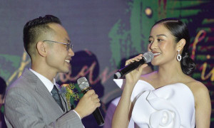 Cô dâu Phí Linh cùng chú rể song ca cực ngọt trong đám cưới