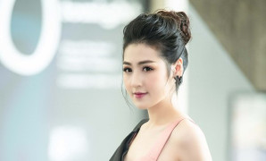 Á hậu Tú Anh ‘chạy show’ liên tục, tiết lộ vẫn giữ được nhan sắc rạng rỡ nhờ điều này