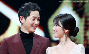 Song Joong Ki tự đệ đơn ly hôn không thông báo với Song Hye Kyo