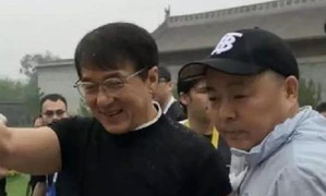 Hàng chục vệ sĩ bảo vệ Thành Long sau vụ Nhậm Đạt Hoa bị tấn công