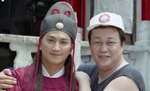 Bị hắt hủi và đóng băng sự nghiệp, Hà Gia Kính vẫn trở thành phú hào trong giới thương nhân