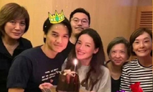 Ảnh chung hiếm hoi của Thư Kỳ và Phùng Đức Luân sau khi cưới