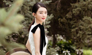 Triệu Lệ Dĩnh lần đầu lên tiếng trước tin đồn rạn nứt hôn nhân với Phùng Thiệu Phong