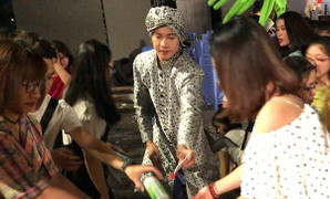 S.T Sơn Thạch gây sốt với hành động ý nghĩa đêm Trung thu