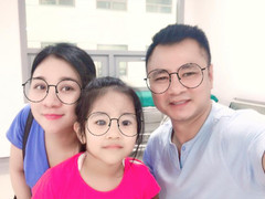 Vợ NSND Tự Long sinh con thứ 2, thương con gái đầu phải ngủ phòng khách