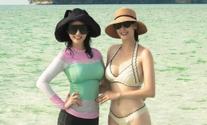 Hoa hậu Hà Kiều Anh và Hoa hậu Giáng My khoe dáng gợi cảm ở tuổi U50