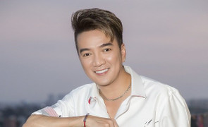 Đàm Vĩnh Hưng diện đồ nổi bật, tự tin đi chấm thi người mẫu