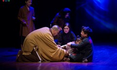 'Huyền thoại gò Rồng ấp' của PGS.TS Nguyễn Thế Kỷ đoạt giải Vàng Liên hoan sân khấu Trung Quốc - ASEAN