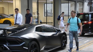 Quách Phú Thành lái siêu xe hơn 6 triệu USD trên phố