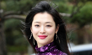 Phòng viếng đóng kín, không bóng người trong giờ đưa tiễn Sulli