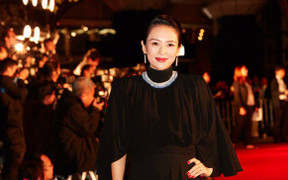 Chương Tử Di thừa nhận mang thai lần hai ở tuổi 40