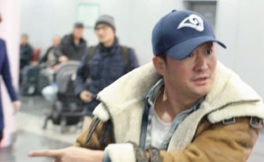 Ngô Kinh lại gây chú ý vì nổi nóng ở sân bay