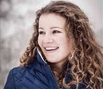 Cuộc sống giản dị gây kinh ngạc của nữ tỷ phú trẻ nhất thế giới