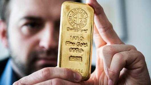 Giá vàng tăng điên cuồng, nhà đầu tư choáng váng