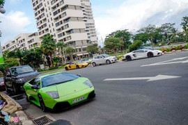 Đại gia Sài Gòn mang siêu xe ra phơi