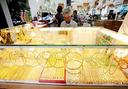 Giá vàng hôm nay 20/8 lao dốc chóng mặt