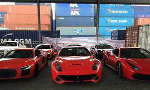 Chạy thuế, siêu xe tấp nập đổ về Việt Nam