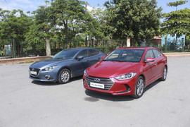 Hyundai Elantra 2016 đang thử nghiệm cùng đối thủ Mazda 3?