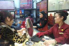 Tiếp tục tăng vọt, giá vàng sắp chạm mốc 36 triệu đồng/lượng