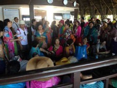 Phải tìm cách 'moi tiền' du khách Trung Quốc