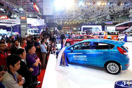 Săn ô tô cỡ nhỏ vừa giảm giá hàng chục triệu đồng