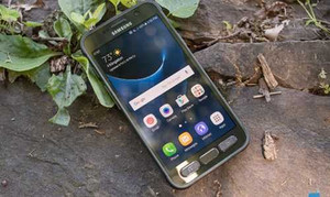 Những smartphone 'nồi đồng, cối đá' nhất năm 2016