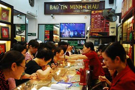 Giá vàng hôm nay 2/8 liên tục giảm sút