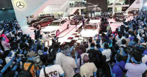 Người Việt không cần xếp hàng mua ô tô nhập khẩu đắt đỏ nữa?