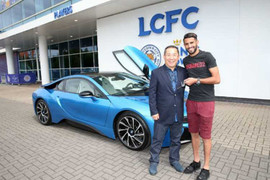 Ông chủ Leicester City sắm 19 siêu xe BMW i8 tặng cầu thủ