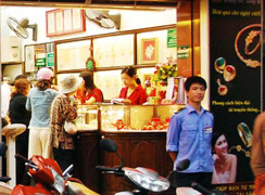 Giá vàng hôm nay 4/9 bất ngờ tăng vọt