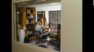 'Đột nhập' nhà máy sản xuất búp bê tình dục ở Mỹ