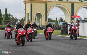 Hàng trăm biker đổ về Long An lái thử Ducati