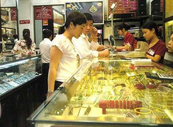 Giá vàng hôm nay 23/9 sụt giảm, giá vàng thế giới đạt ‘đỉnh’