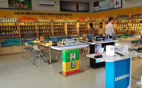 Đã tìm ra thủ phạm vụ 'mở hộp iPhone có đá' của Thế giới di động