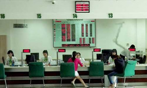 Cắt giảm lương, Vietcombank vẫn là ngân hàng trả lương cao nhất Việt Nam