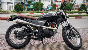 Yamaha FZ150 độ kiểu dáng cổ điển của biker Sài Gòn