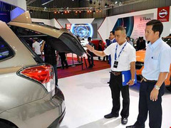 Nhập ô tô ồ ạt né thuế nhưng… không thoát