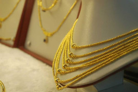 Vì sao hàng tấn vàng bị chuyển từ Việt Nam sang Thụy Sỹ?