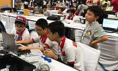 Học sinh TP.HCM đoạt giải ba cuộc thi robot quốc tế