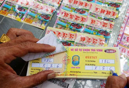 Nhan nhản vé số tự chọn kiểu 'đánh đề' ở miền Tây